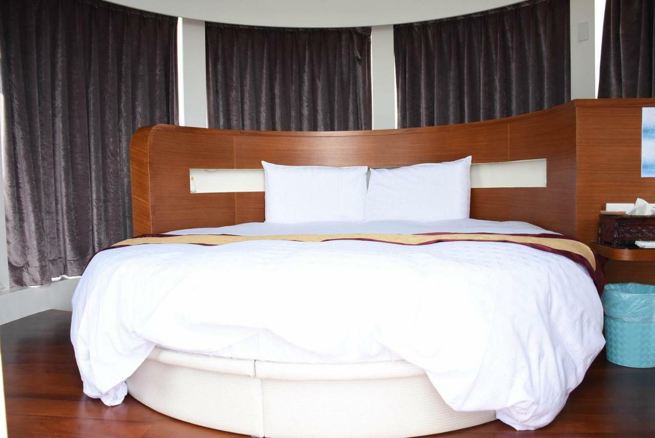 Xinghai Homestay II Манонг Екстериор снимка